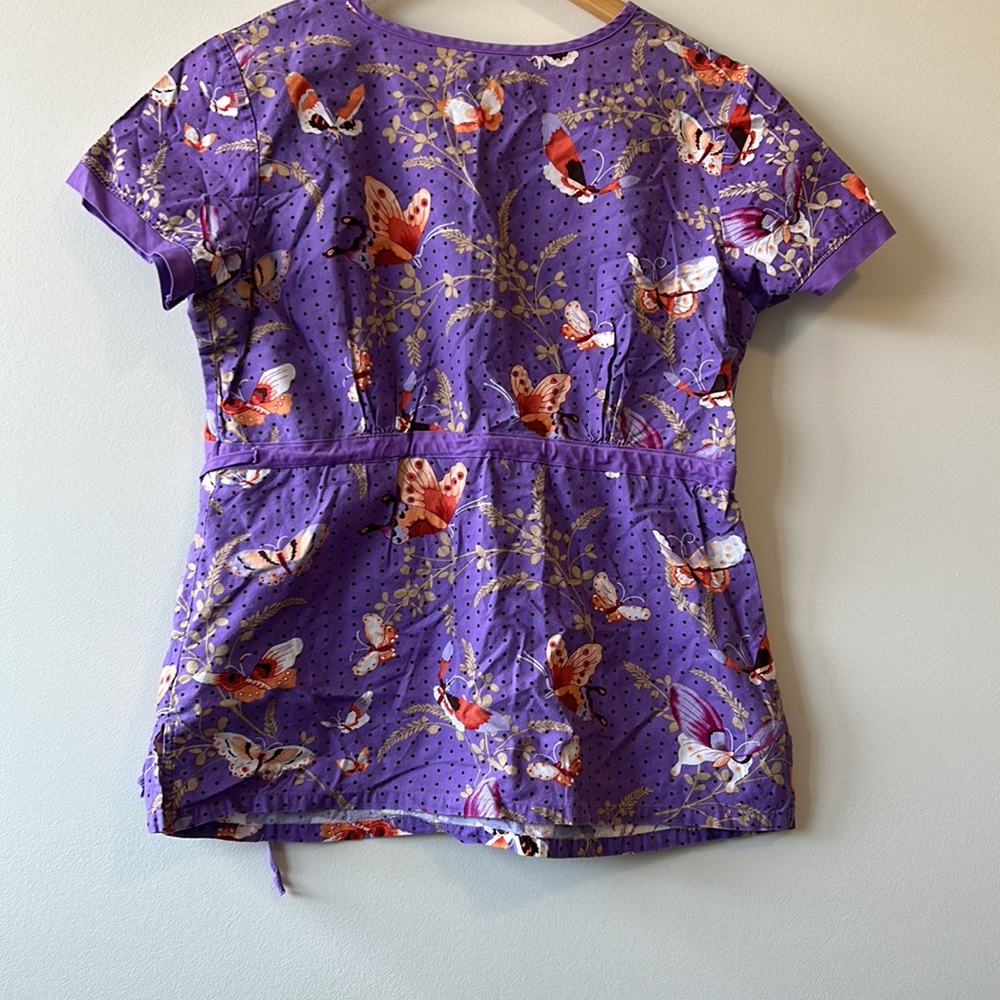 Scrub top - Picture 2 of 3
